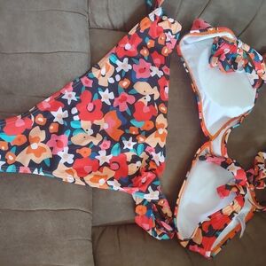 Brand new cute flowered bikini ties on shoulder